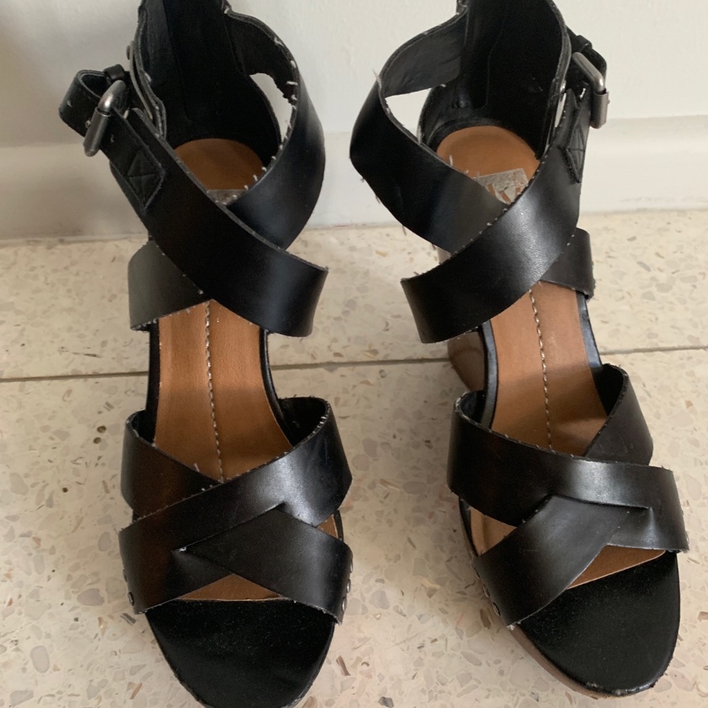 Dolce vita 4” black wedge size GUC